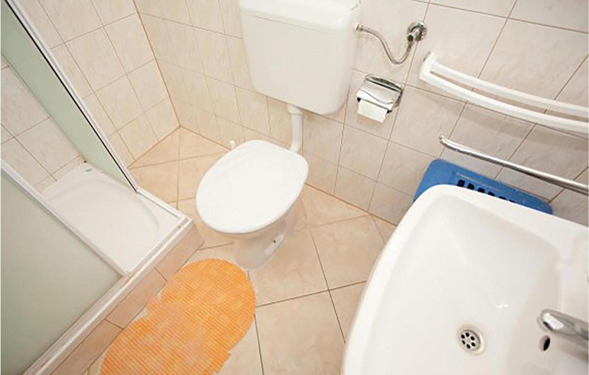 Gorgeous Apartment In Malinska With Kitchen מראה חיצוני תמונה